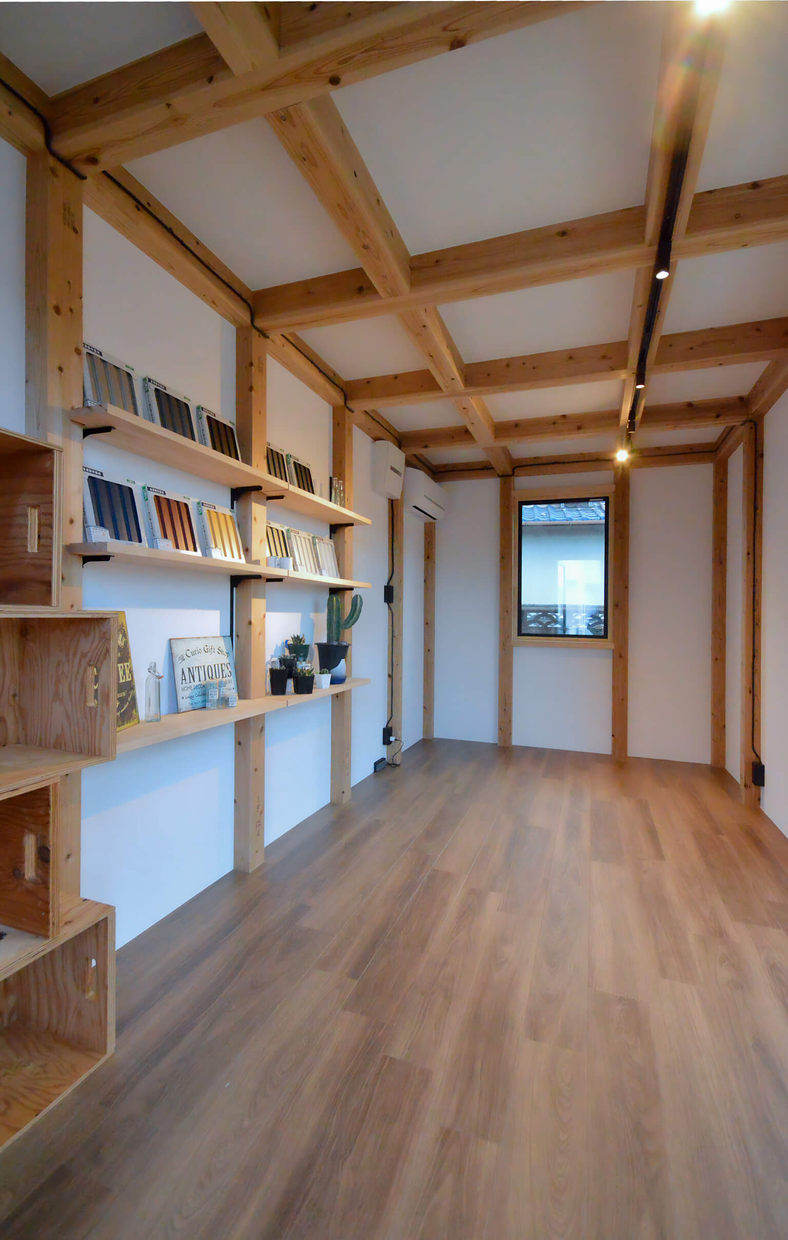新築クラスの快適な6帖空間。木造コンテナハウス『ai-box』