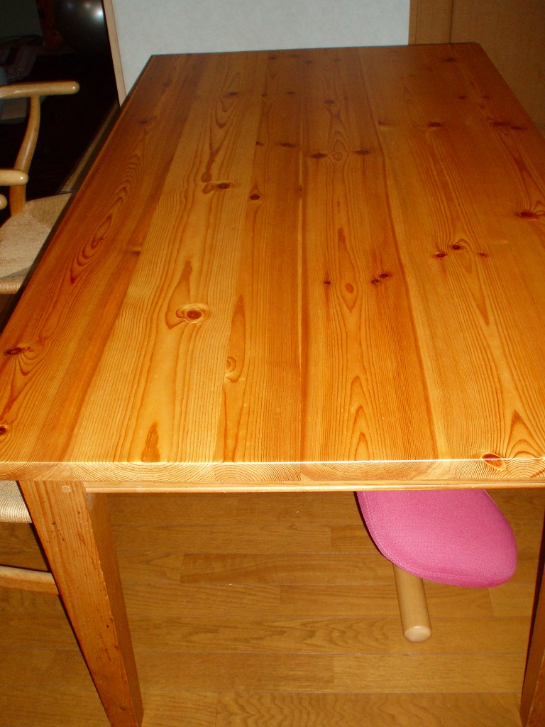 無垢材ダイニングテーブル、シミもすっかりきれいに蘇る、家具塗装