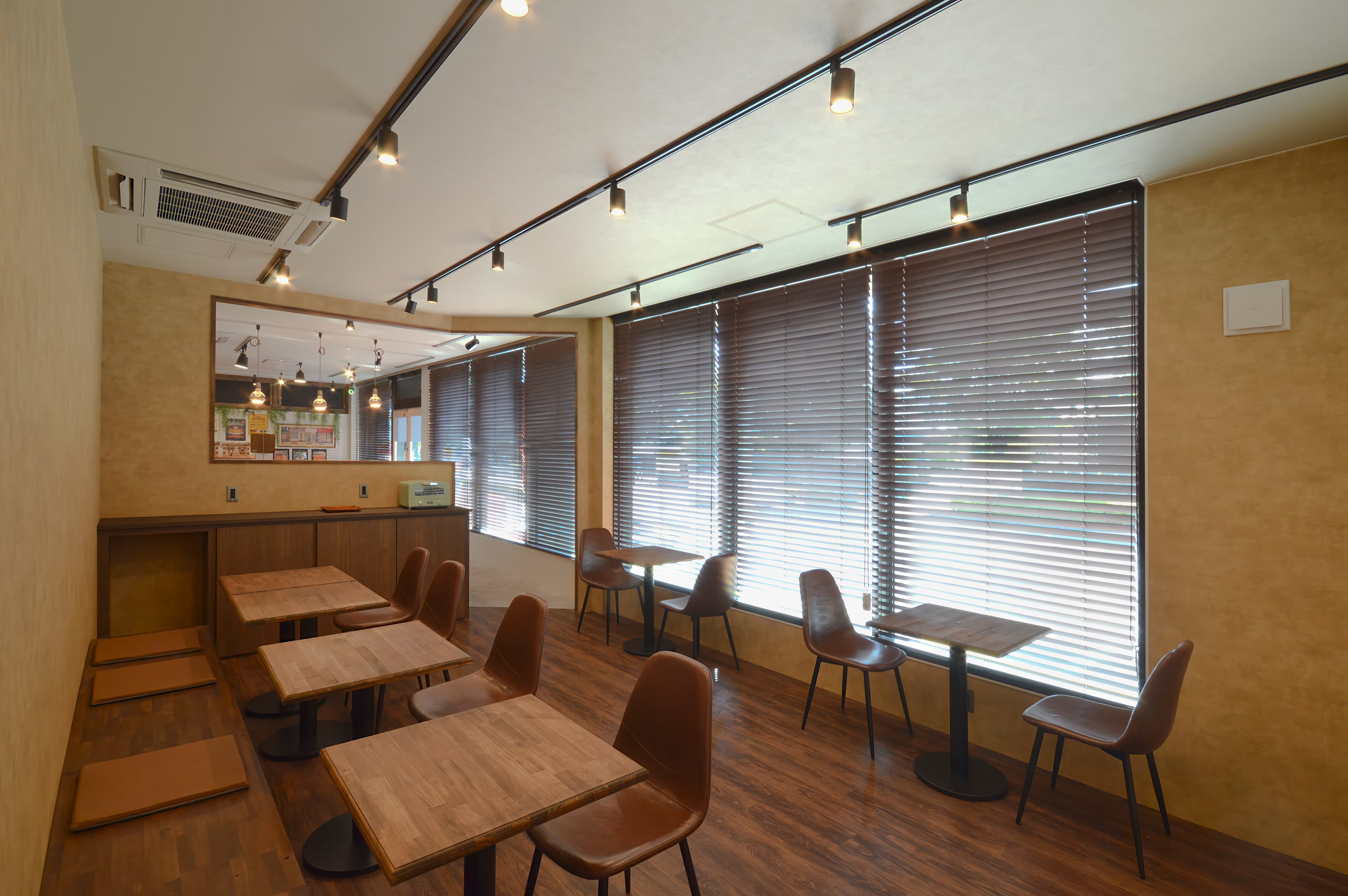 BAKERY K105 Eat-in space