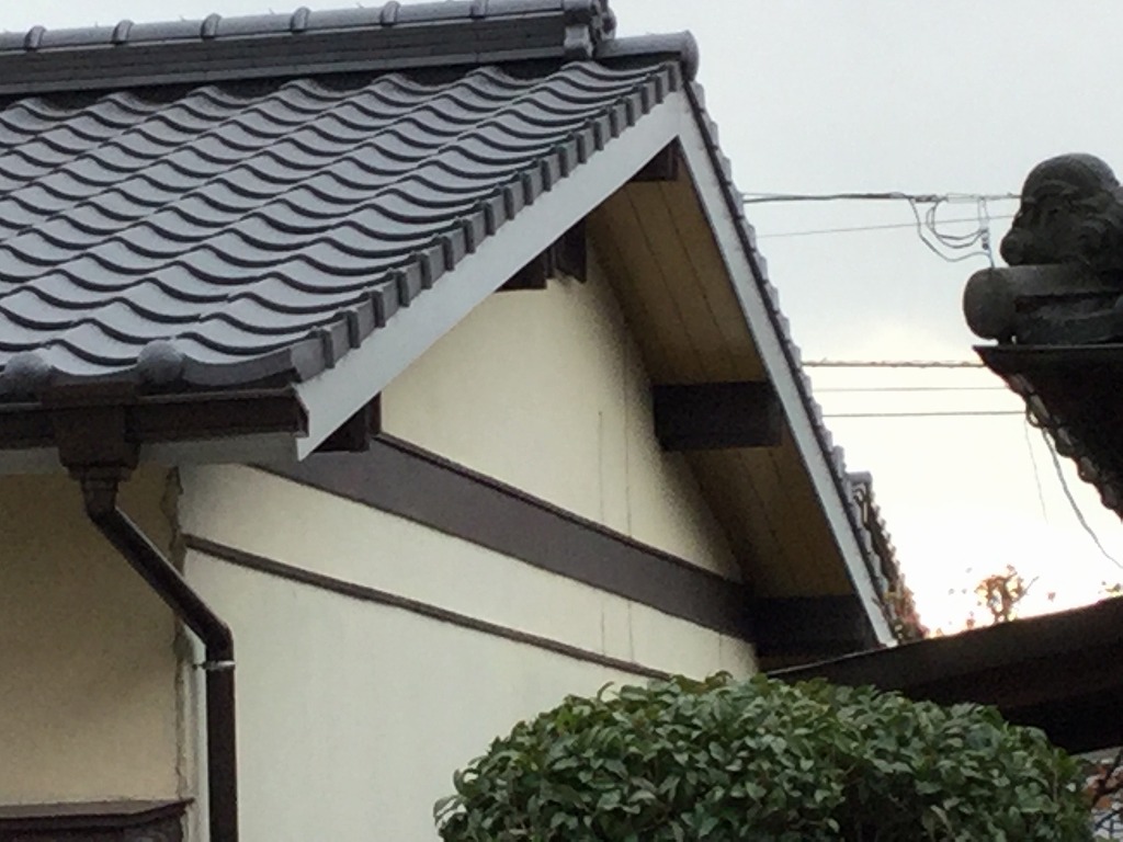 台風で飛ばない瓦、家を守る大事な屋根瓦三州瓦で葺き替えのご紹介。